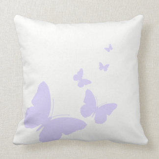 Oreiller pourpre en pastel simple de papillons