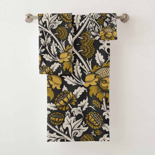 Ornate floral pattern with large gold flowers  (En situation)