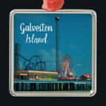 Ornement Carré Argenté À l'ornement de prime d'île de Galveston de pilier<br><div class="desc">Apportez le sentiment d'être au pilier à votre maison avec ceci à l'ornement d'île de Galveston de pilier de Galveston, le Texas. Chaque article est créé et conçu pour vous de ma collection personnelle de photographie. Note : le filigrane de zazzle sur l'image agrandie n'apparaîtra pas sur le produit. Toute...</div>