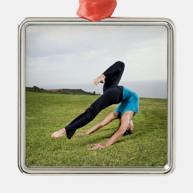 Ornement Carré Argenté Acrobates et contorsionnistes (Devant)