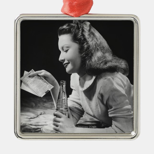 Ornement Carré Argenté Adolescente (Devant)