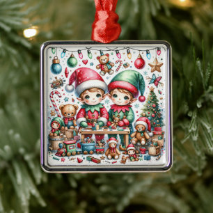 Ornement Carré Argenté Adorable elfes de Noël dans leur boutique de jouet