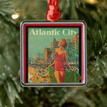 Ornement Carré Argenté Atlantic City Resort, Pennsylvania Railroad Travel<br><div class="desc">Illustration vintage Art d'affiche de voyage des États-Unis d'Amérique pour Atlantic City, New Jersey via le chemin de fer de Pennsylvanie avec une belle femme blond pin up en maillot de bain tenant une serviette regardant vers le soleil sur la plage pendant l'été. Les gens s'amusent sur la plage et...</div>