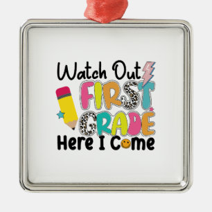 Ornement Carré Argenté Attention Première Année Je Viens