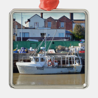 Ornement Carré Argenté Bateau de pêche YH 34