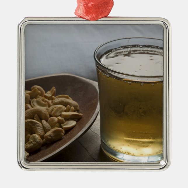 Ornement Carré Argenté Brésil. Un verre de Guarana Energy rafraîchissant (Devant)