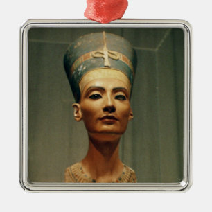 Ornement Carré Argenté Buste de la Reine Nefertiti, vue de face