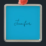 Ornement Carré Argenté Calligraphie Élégante Plaque Simple Nom Bleu<br><div class="desc">Vous recherchez une belle calligraphie avec une écriture esthétique ? Ce design simple et attrayant est fait pour vous. Ce produit impressionne immédiatement ceux qui le voient. Le design raffiné et de bon goût reflétera immédiatement la qualité de votre relation et de votre famille.</div>