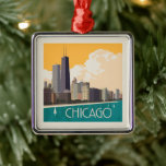 Ornement Carré Argenté Chicago | Skyline moderne<br><div class="desc">Anderson Design Group est une société d'illustration et de conception de pointe située à Nashville,  au Tennessee. Founder Joel Anderson Directives Team of talented artists to create original poster art that looks like classic vintage publicité prints from the 1920s to the 1960s.</div>