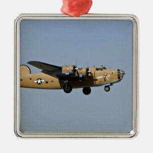 Ornement Carré Argenté Diamond Lil B-24 Bombardier, atterrissant à Oshkos