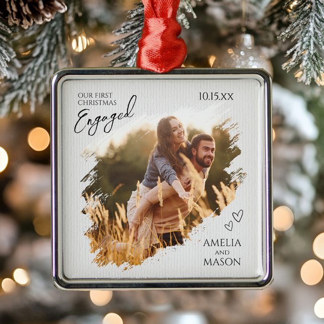 Ornement Carré Argenté Elegant Photo First Christmas Engaged (Elegant Photo First Christmas Engaged Metal Ornament)