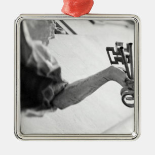 Ornement Carré Argenté Europe, Autriche, Salzbourg. Statue avec clés