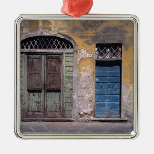 Ornement Carré Argenté Europe, Italie, Lucques. Ces vieilles portes ajout