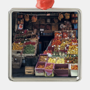 Ornement Carré Argenté Europe, Italie, région de Venise. Fruits colorés