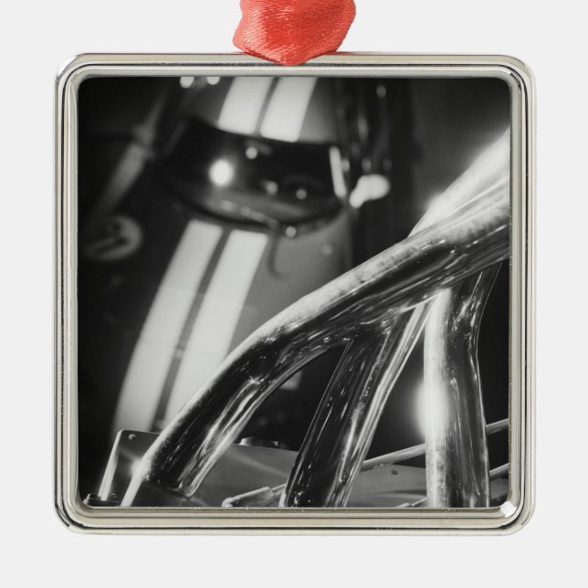 Ornement Carré Argenté Europe, Suisse, Genève. Salon de l'automobile de G (Devant)