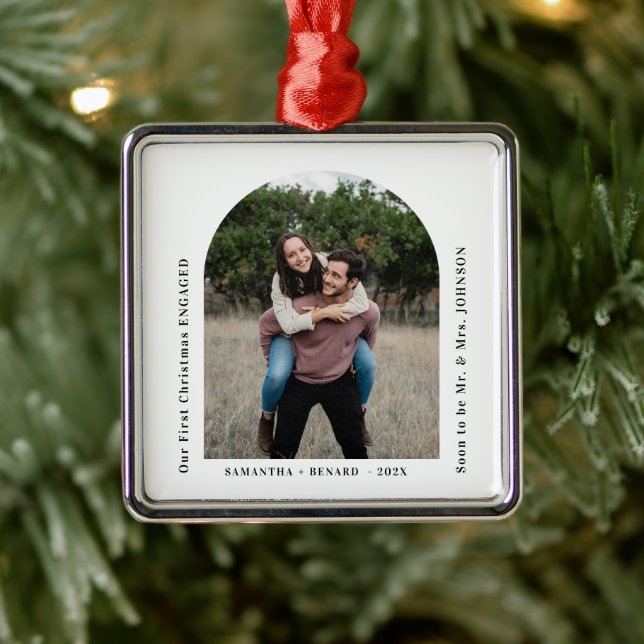Ornement Carré Argenté First Christmas Engaged Couples Photo Arch (Arbre)