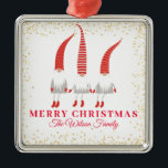 Ornement Carré Argenté Gnomes de Noël Joyeux personnalisés<br><div class="desc">Personnalisez ce joli ornement de gnomes de Noël avec votre nom de famille ou votre prénom. Rouge et blanc avec parties scintillant or.</div>