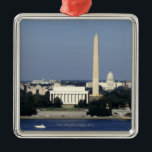 Ornement Carré Argenté Horizon de Washington DC avec le capitol des USA<br><div class="desc">AssetID : 115580114/{Hisham Ibrahim}/horizon de Washington DC avec le bâtiment de capitol des USA</div>