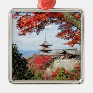 Ornement Carré Argenté Japon, Kyoto. Temple Kiyomizu en couleur d'automne