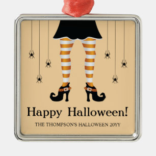Ornement Carré Argenté Joyeux Halloween avec des jambes de sorcière orang