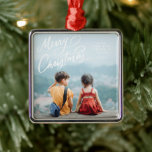 Ornement Carré Argenté Joyeux Noël à la main gras<br><div class="desc">Ma lettre de bienvenue à la main complète parfaitement une photo de portrait unique. Les demandes sont toujours les bienvenues ! Merci d'avoir visité mon magasin Zazzle !</div>