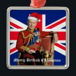Ornement Carré Argenté Joyeux Noël britannique roi Charles III<br><div class="desc">Le roi Charles III avec le drapeau britannique arrière - plan Noël salutation. Texte "Joyeux Noël britannique"</div>