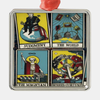 ORNEMENT CARRÉ ARGENTÉ LE JEU DE CARTE D'ILLUMINATI