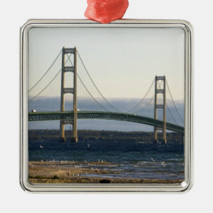 Ornement Carré Argenté Le pont Mackinac enjambant les détroits de 4