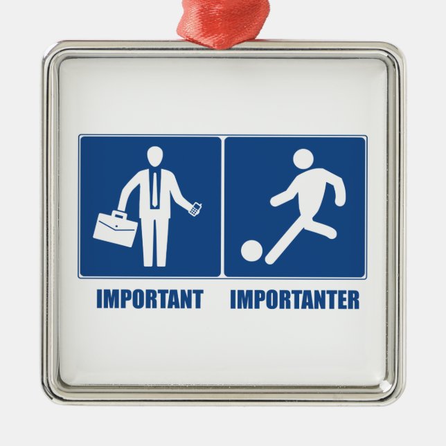 Ornement Carré Argenté Le Travail Est Important, Le Football Est Importan (Devant)