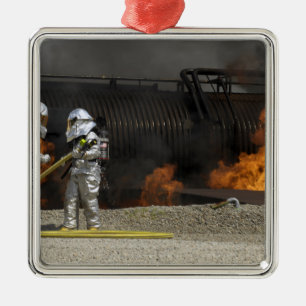 Ornement Carré Argenté Les sapeurs-pompiers neutralisent un feu vivant
