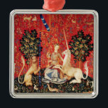 Ornement Carré Argenté Lion D'ENFANCE ET D'UNICORN, Fleurs D'Imaginaires,<br><div class="desc">Tapisserie ancienne tissée à Bruxelles vers 1500.Fleurs tourbillonnantes vertes avec une princesse et licorne,  élaboration numérique et design par Bulgan Lumini.</div>
