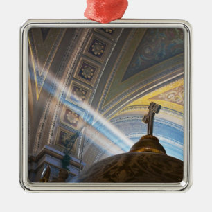 Ornement Carré Argenté Mexique, Morelia. Les rayons du soleil pénètrent à