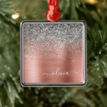 Ornement Carré Argenté Monogramme de Parties scintillant d'argent en méta<br><div class="desc">Or rose - Blush Pink and Silver Faux Foil Metallic Sparkle Parties scintillant brossé Monogramme en métal Nom et ornement de Noël initial. Cela rend le cadeau parfait pour 16 ans,  mariage,  douche nuptiale,  anniversaire,  baby shower ou bachelorette pour quelqu'un qui aime le luxe glam et les styles chic.</div>
