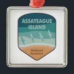 Ornement Carré Argenté Mouettes du littoral national de l'île Assateague<br><div class="desc">L'île d'Assateague,  réputée pour ses chevaux sauvages,  se trouve au large de la péninsule de Delmarva,  sur la côte atlantique du Maryland et de la Virginie.</div>