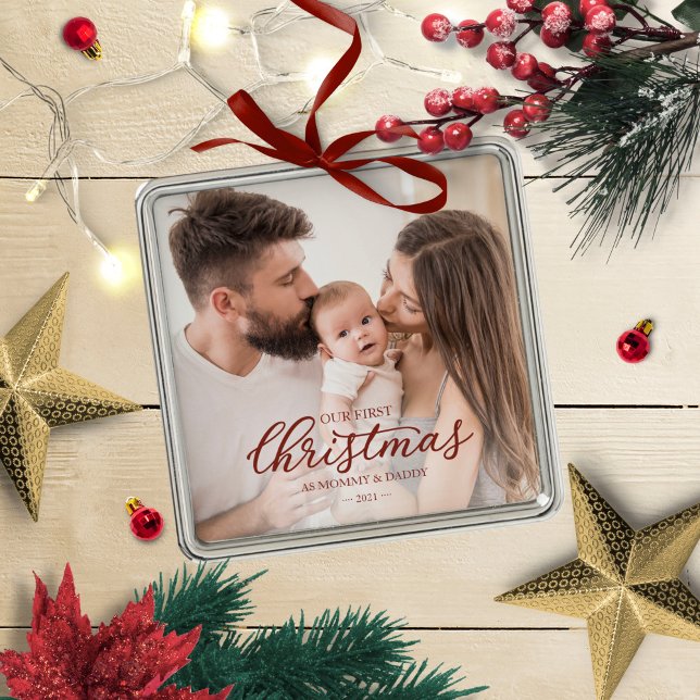 Ornement Carré Argenté Notre premier Noël en tant que maman et papa bébé  (Créateur téléchargé)