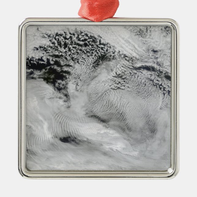 Ornement Carré Argenté Nuages ondulés en forme de navire (Devant)