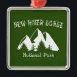 Ornement Carré Argenté Parc national de River Gorge<br><div class="desc">Le parc national New River Gorge en Virginie-Occidentale est le plus récent parc national de l'Amérique et est extraordinaire pour les escalades,  les randonnées,  la pataugeoire et les aventures en plein air.</div>