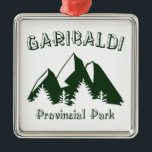 Ornement Carré Argenté Parc provincial de Garibaldi<br><div class="desc">Situé au coeur des montagnes côtières à seulement 70 km au nord de Vancouver et offrant plus de 90 km de sentiers de randonnée établis,  de beaux lacs et de hauts sommets,  le parc provincial Garibaldi au Canada est une destination préférée toute l'année pour les amateurs de plein air.</div>