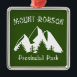 Ornement Carré Argenté Parc provincial Mount Robson<br><div class="desc">Le parc provincial Mount Robson,  le deuxième plus ancien parc du réseau de parcs de la Colombie-Britannique,  est vraiment l’un des joyaux de la couronne mondiale. La montagne pour laquelle le parc est nommé garde l’entrée ouest du parc et est le point culminant des Rocheuses canadiennes.</div>