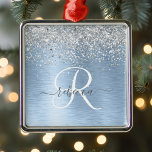 Ornement Carré Argenté Parties scintillant en argent brossé bleu Nom du m<br><div class="desc">Personnalisez facilement ce design ornemental chic branché avec une jolie parties scintillant brillante en argent sur un arrière - plan métallique brossé bleu.</div>