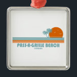Ornement Carré Argenté Pass-a-Grille Beach Floride Sun Palm Trees<br><div class="desc">La plage de Pass-a-Grille,  large bande de sable blanc le long de la côte du golfe de Floride,  est réputée pour son calme et sa détente.</div>