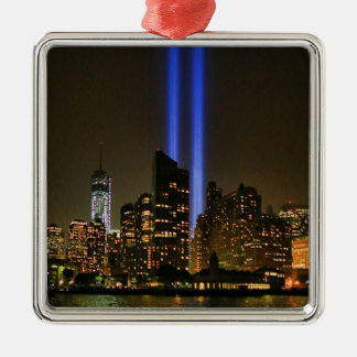 Ornement Carré Argenté Paysage urbain de NYC : Hommage à la lumière du WT