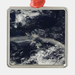 Ornement Carré Argenté Plume de cendres de Soufriere Hills, Montserrat