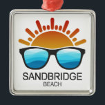 Ornement Carré Argenté Sandbridge Beach Virginia Lunettes de soleil<br><div class="desc">Si vous aimez l'idée de Virginia Beach mais pas tant la foule qui l'accompagne souvent,  Sandbridge Beach pourrait être une option intelligente pour vous</div>