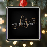 Ornement Carré Argenté Script féminin Black Gold moderne Monogramme<br><div class="desc">Ornement Métal Monographique En Or Noir Moderne. Personnalisez facilement cet ornement métallique moderne et élégant avec votre monogramme et votre nom personnalisés.</div>