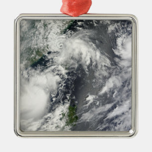 Ornement Carré Argenté Trois fortes tempêtes