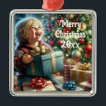 Ornement Carré Argenté Vintage Christmas Eve Joie personnalisée<br><div class="desc">Ornement de Noël personnalisé. Un gentil petit garçon ouvrant un cadeau la veille de Noël avec un grand sourire. Un joli sapin de Noël aux ornements antiques dorés et rouges.</div>