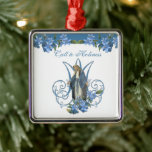 Ornement Carré Argenté Vintage Vierge Marie Bleu Catholique Floral<br><div class="desc">Avec une belle image traditionnelle catholique de la Sainte Vierge Marie sous le titre Notre-Dame de Grâce avec des fleurs bleues sur un "M" marié.</div>