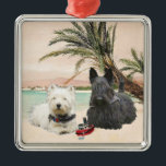 Ornement Carré Argenté Westie & Scottie sur Palmy Beach<br><div class="desc">Jouissant des palmiers de ce cadre de plage,  ce Westie et Scottie passent une bonne journée ensemble ! Avez-vous un Westie et Scottie,  nous le faisons ! Ces designs sont créés à partir de mon oeuvre originale et disponibles sur les vêtements,  la nouveauté et les cadeaux! Profite ! !</div>