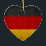 Ornement Cœur En Céramique Drapeau grunge vintage de l'Allemagne<br><div class="desc">Conception grunge vintage de drapeau de l'Allemagne---Digitals manoeuvrées.</div>